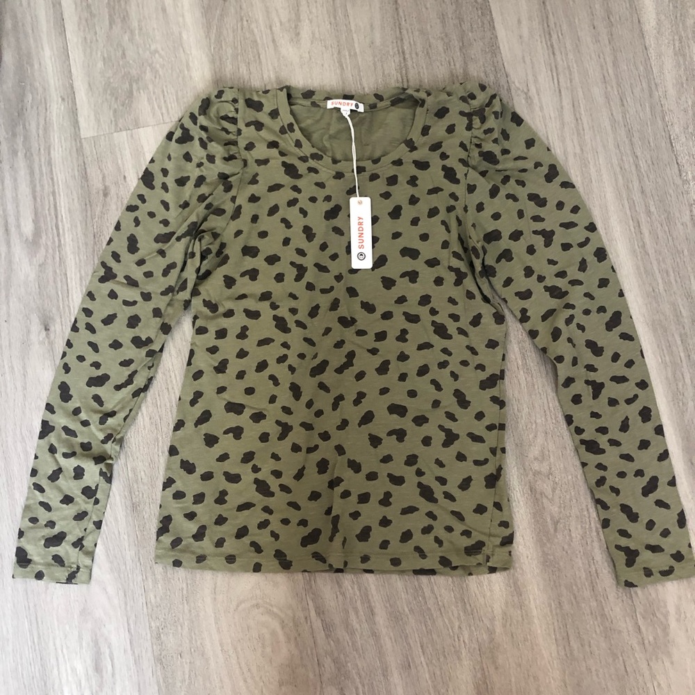 NWT sundry green leopard long sleeve top Sz 1